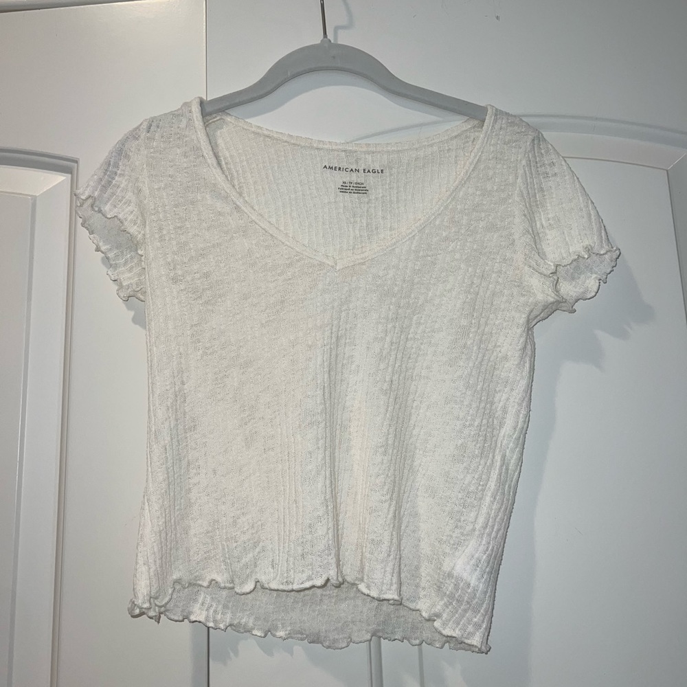 AMERICAN EAGLE lettuce edge t shirt